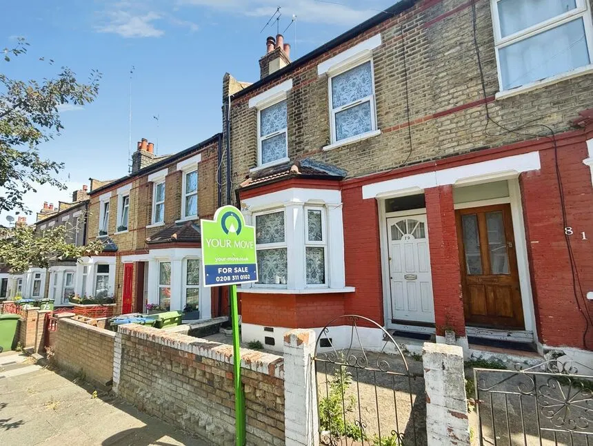 3 bed house for sale — Roydene Road, London, SE18