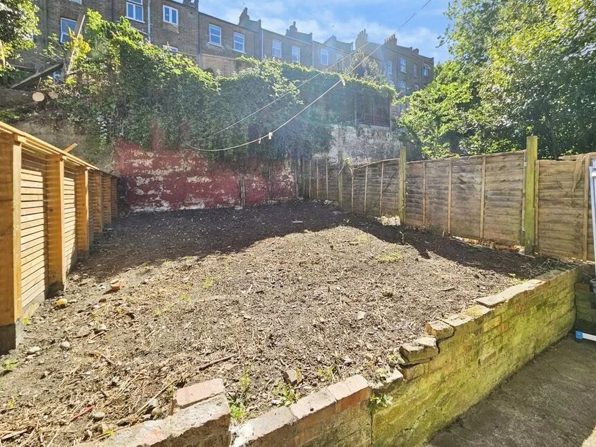 Roydene Road, London, SE18, photo 4