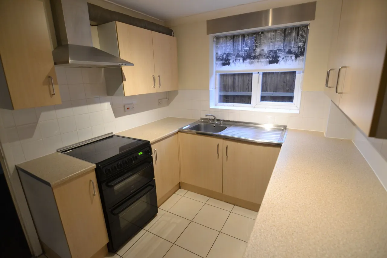 3 bed property to rent, Caister Drive, Willenhall, WV13