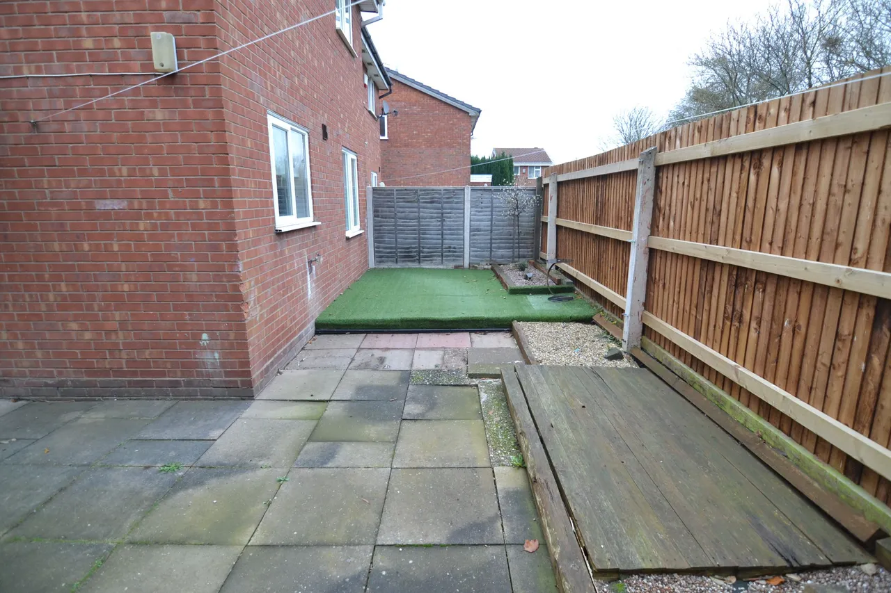 Caister Drive, Willenhall, WV13, photo 10