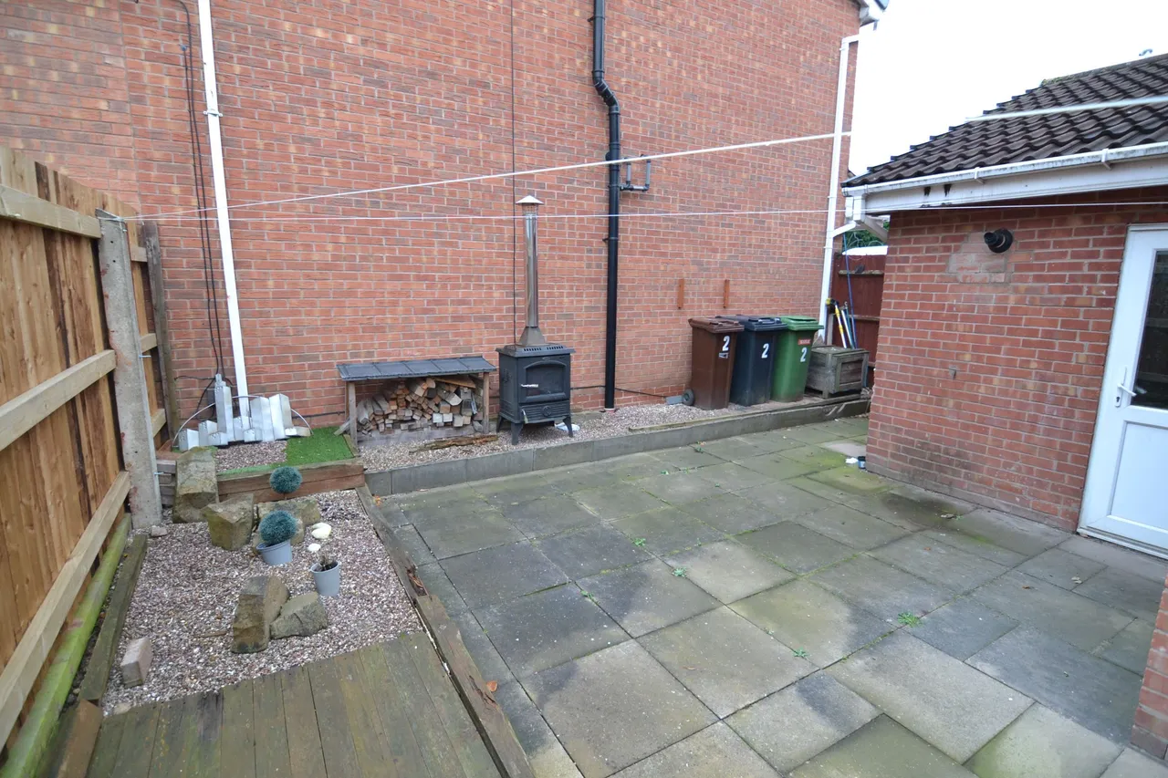 Caister Drive, Willenhall, WV13, photo 11