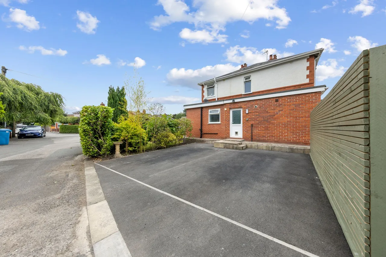 Hurst Mill Lane, Glazebury, Warrington, Warrington, WA3 5NR, photo 5