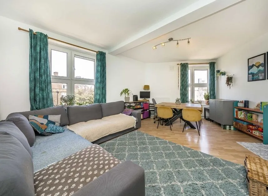 Wandsworth Road, South Lambeth, SW8, photo 3