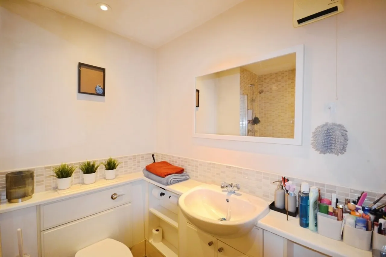 Apartment 3, 37 Blackbird Road, photo 8