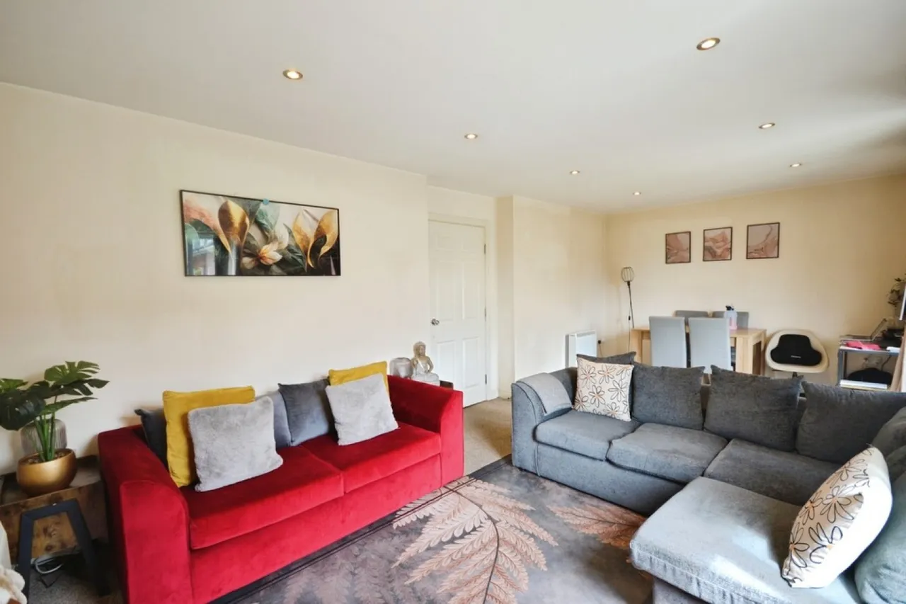Apartment 3, 37 Blackbird Road, photo 2