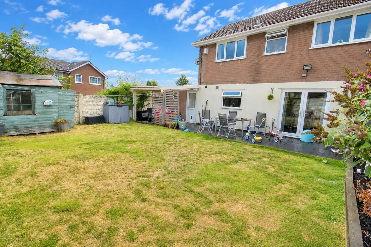 Buckingham Road, Rowley Regis, photo 13