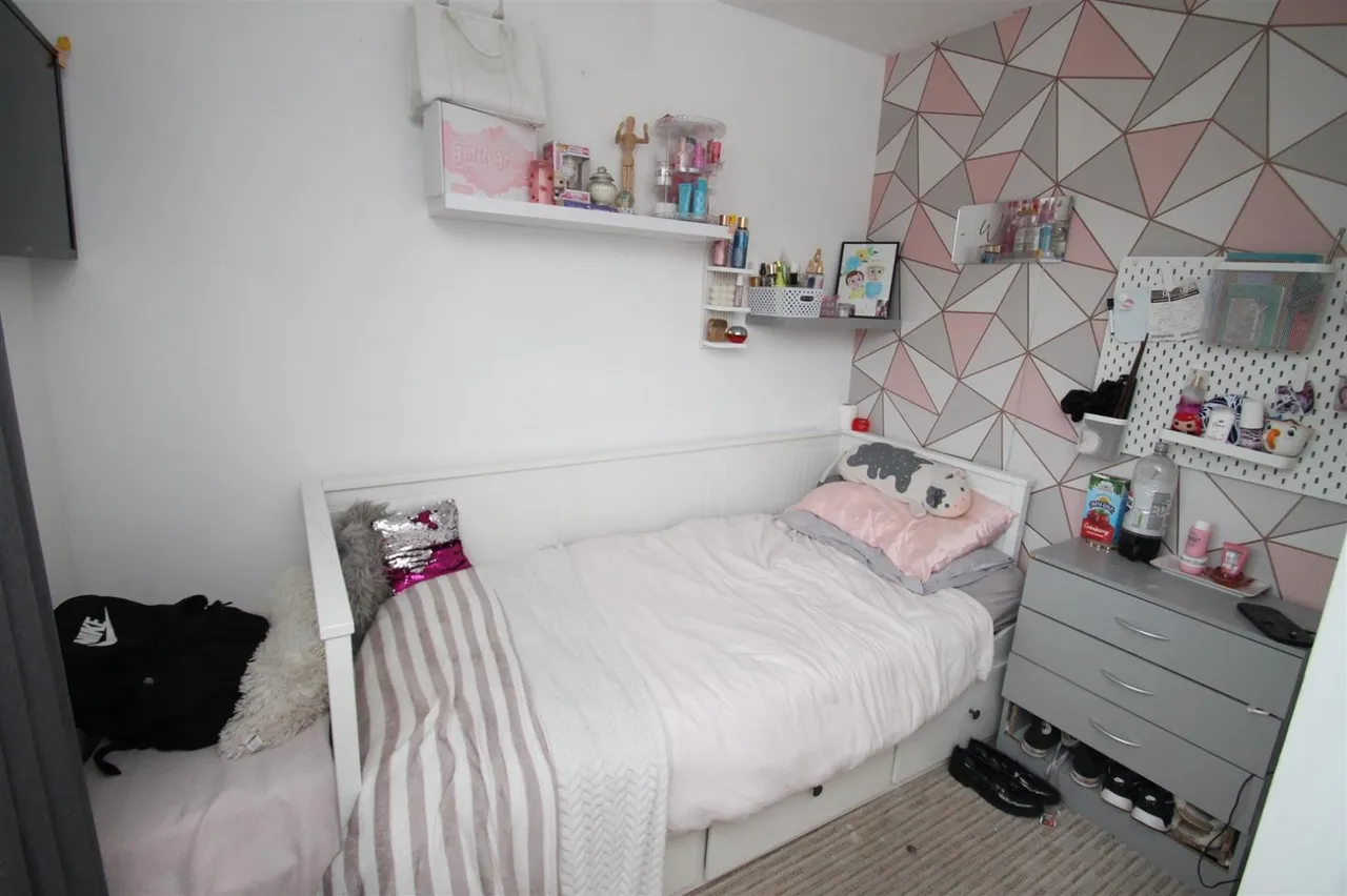 Buckingham Road, Rowley Regis, photo 10