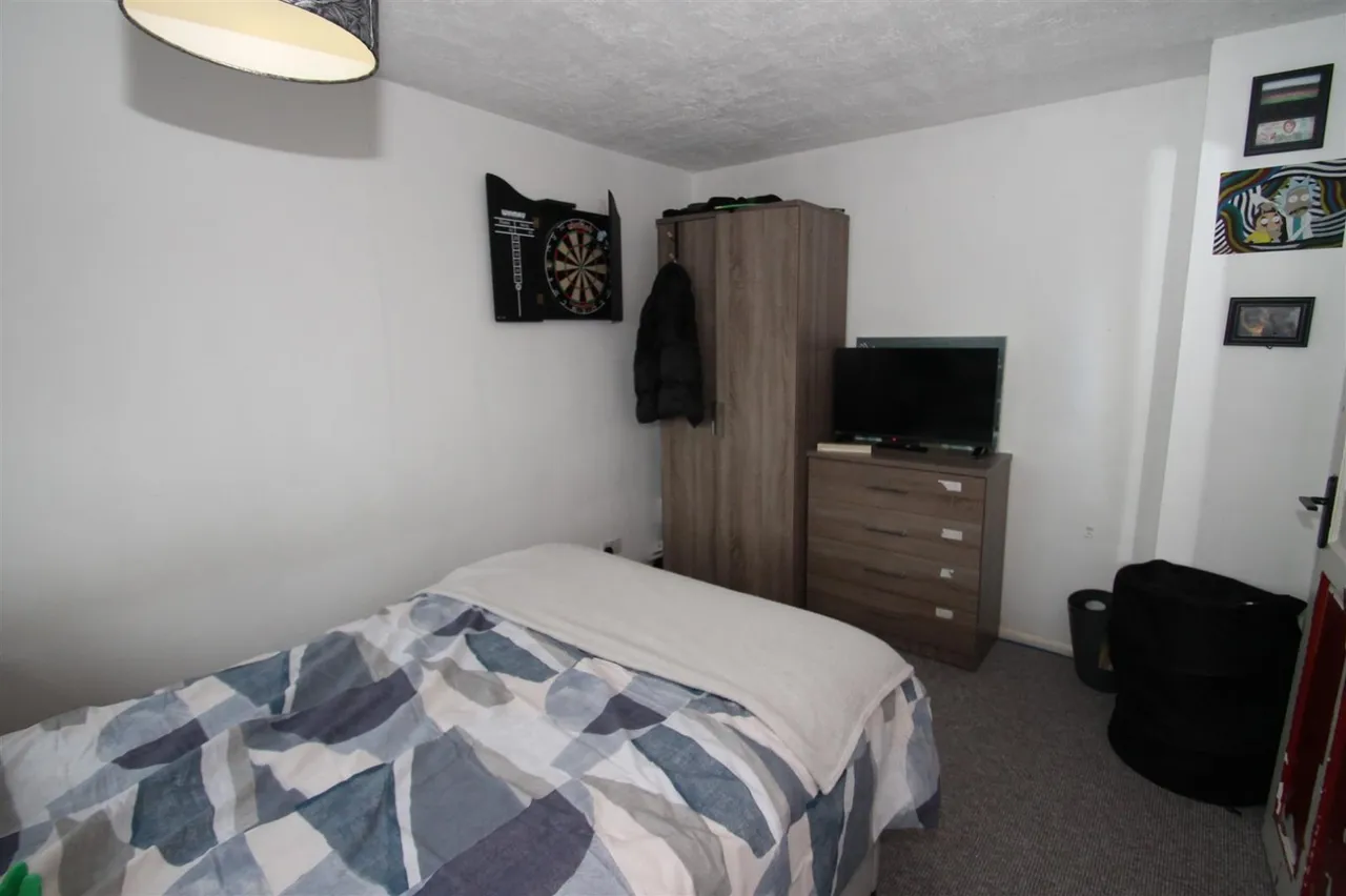 Buckingham Road, Rowley Regis, photo 22
