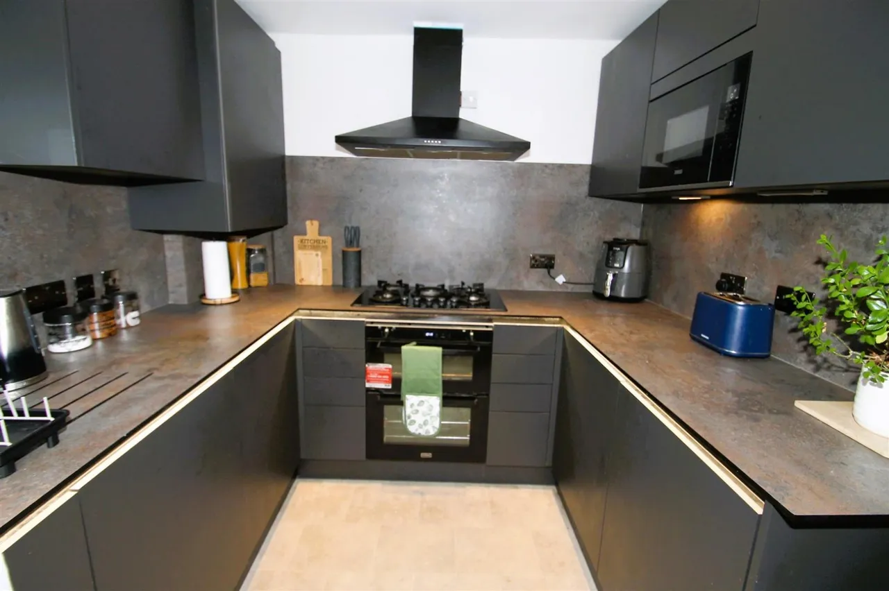 Buckingham Road, Rowley Regis, photo 3