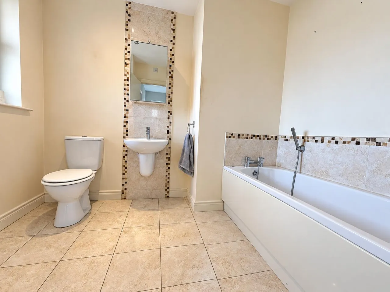 Mornington Gardens, Lisburn, BT28, photo 17