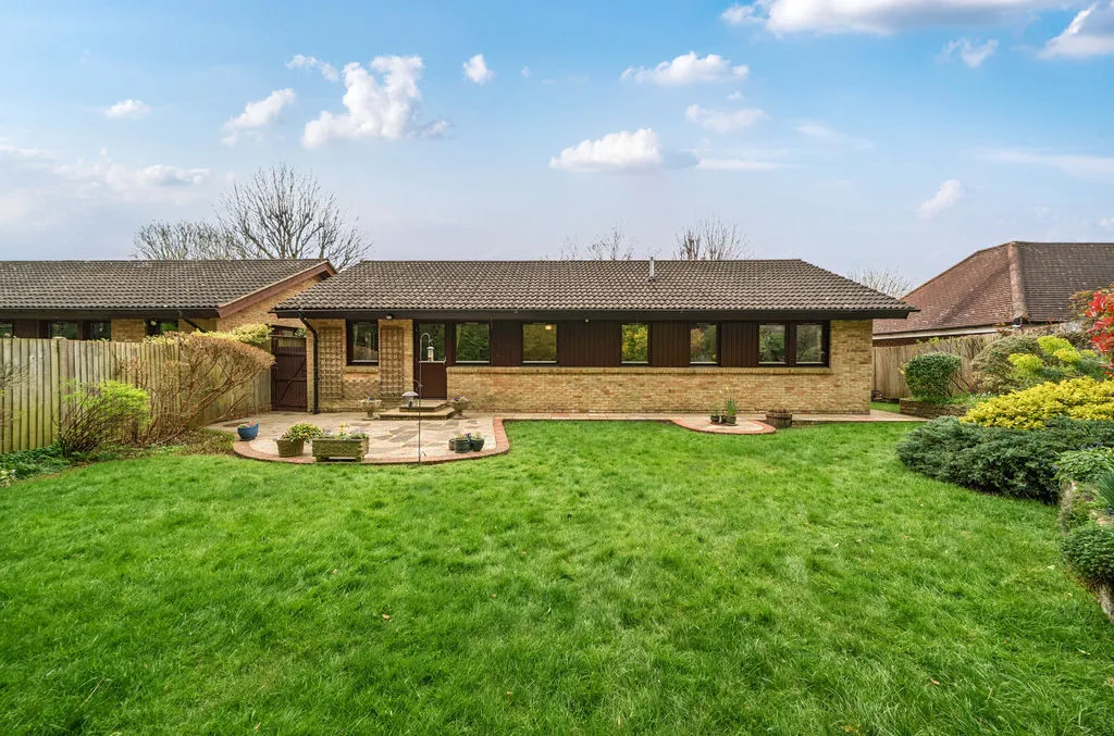Highland Road, Purley CR8 2HS, photo 17