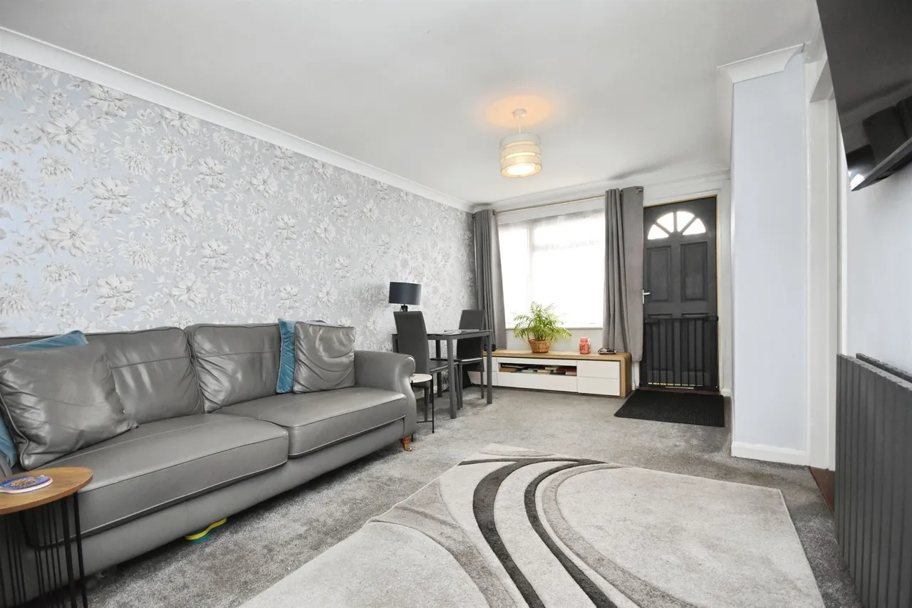 Spring Rise, Galleywood, CHELMSFORD, photo 2