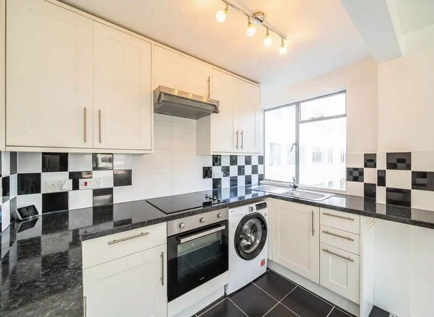 Streatham Hill, Streatham, SW2, photo 2