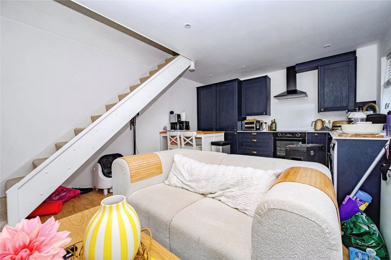 Lowry Drive, Houghton Regis, Dunstable, Bedfordshire, LU5, photo 3