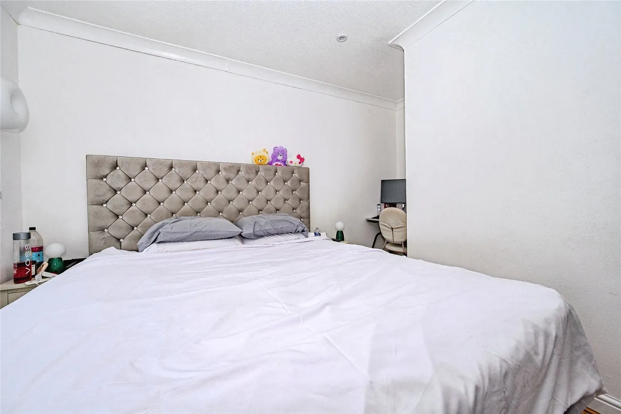 Lowry Drive, Houghton Regis, Dunstable, Bedfordshire, LU5, photo 8