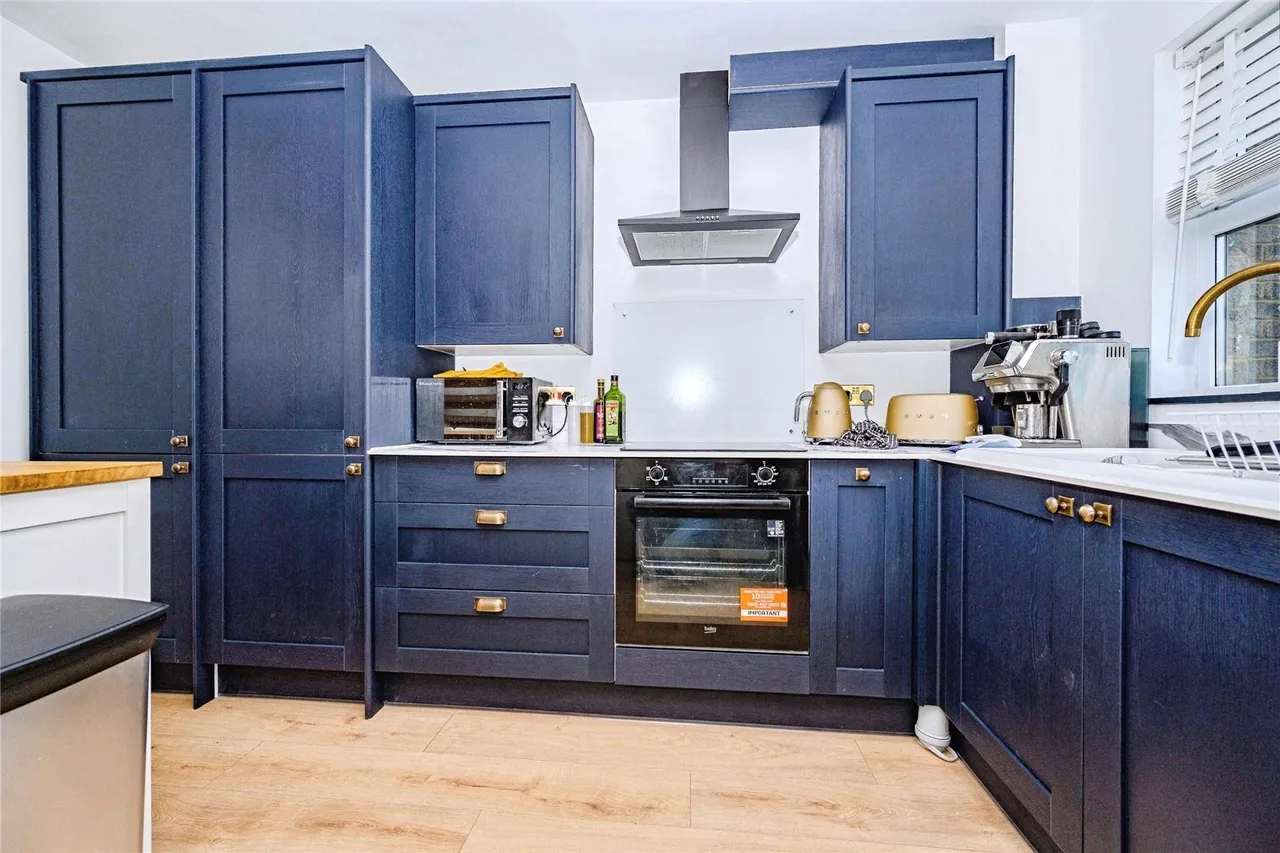 Lowry Drive, Houghton Regis, Dunstable, Bedfordshire, LU5, photo 5