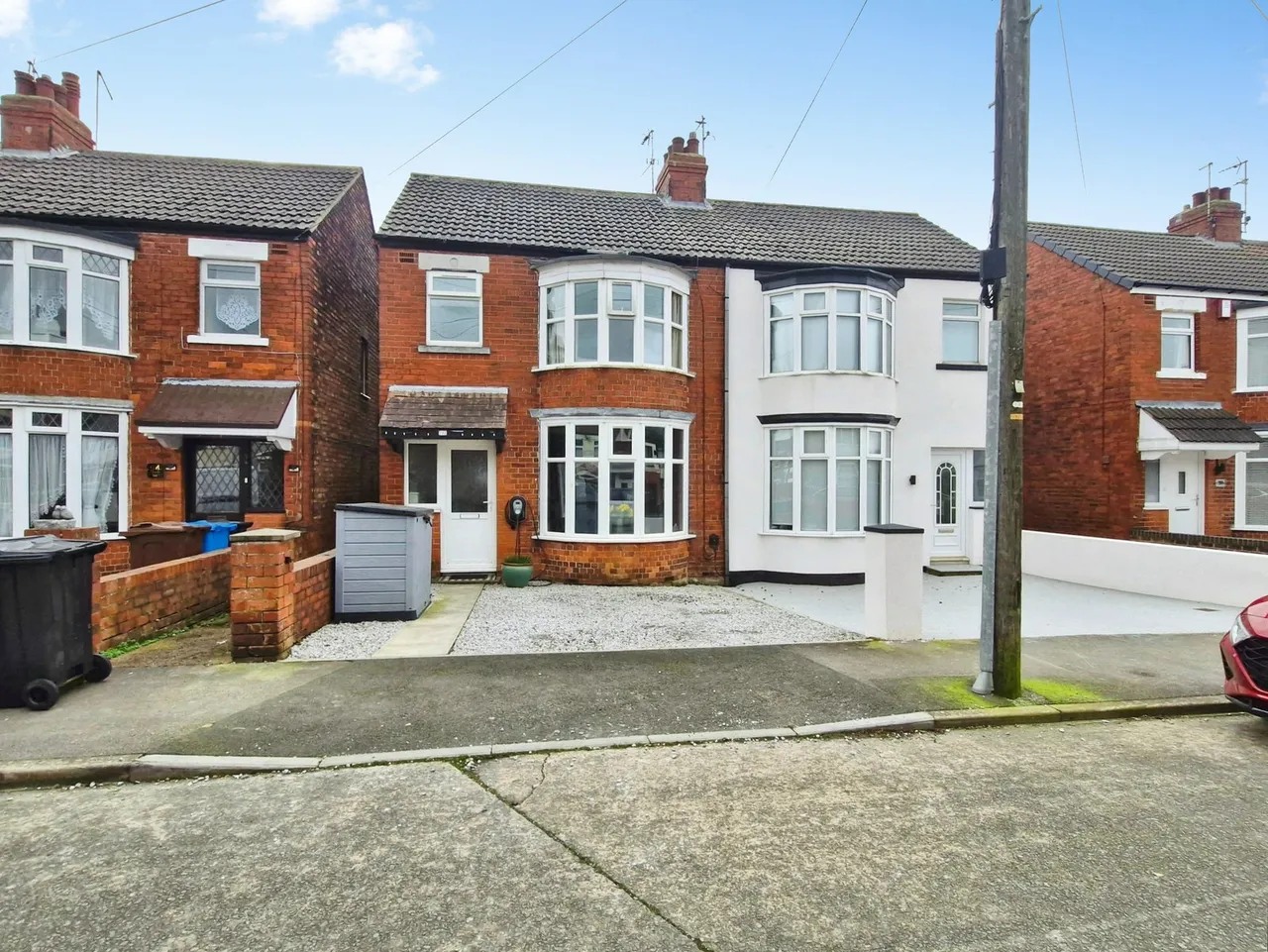 3 bed house for sale — Silverdale Road, Hull, HU6 7HG