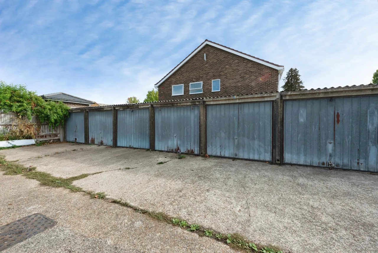 Woodbine Close, Twickenham, TW2, photo 25