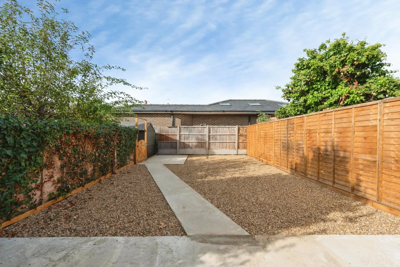 Woodbine Close, Twickenham, TW2, photo 22