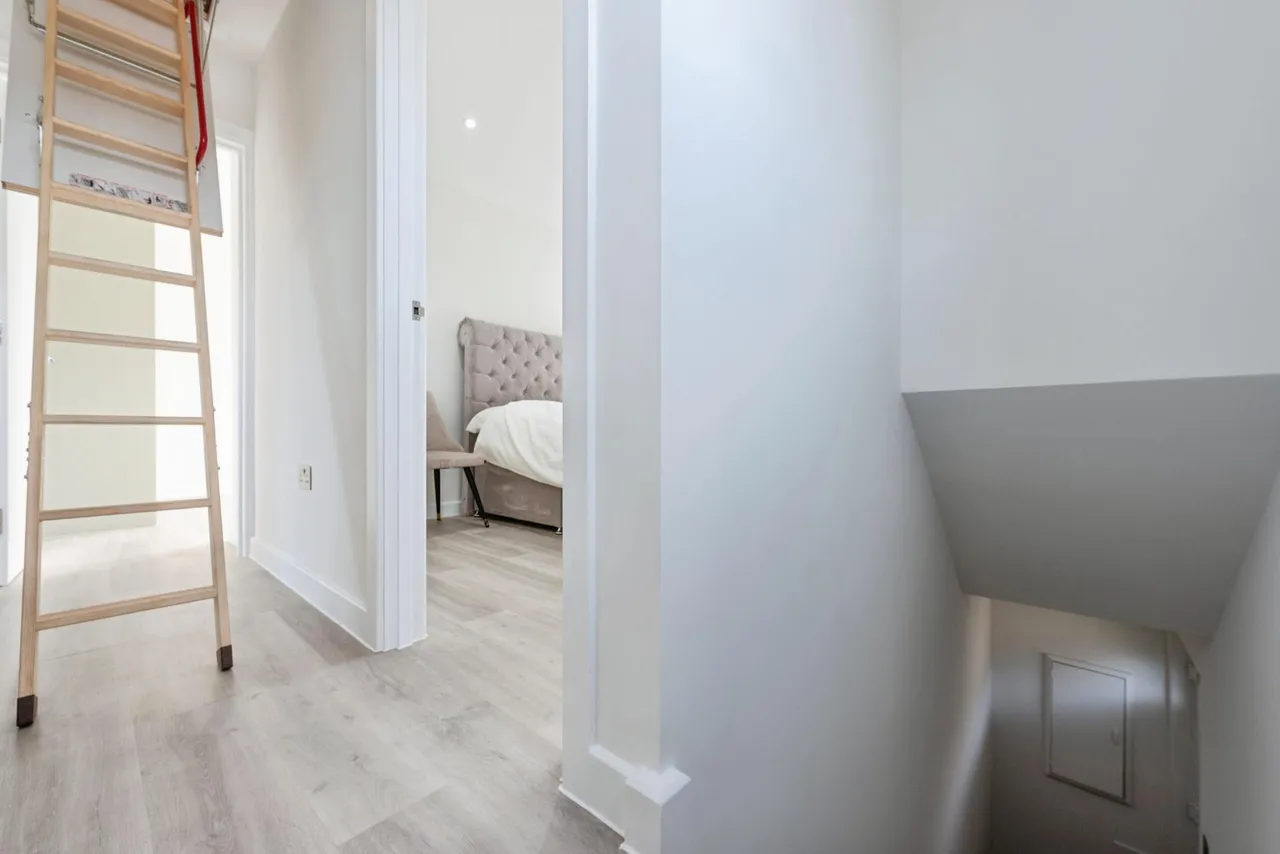 Woodbine Close, Twickenham, TW2, photo 17