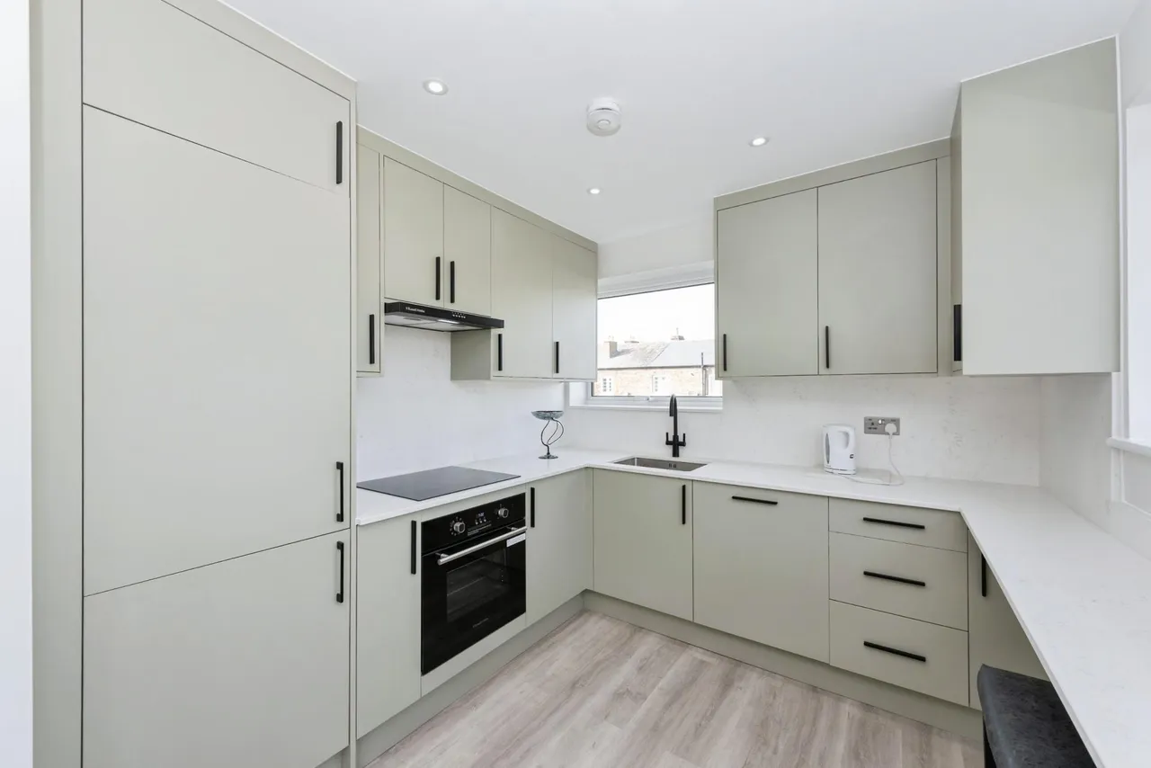 Woodbine Close, Twickenham, TW2, photo 5
