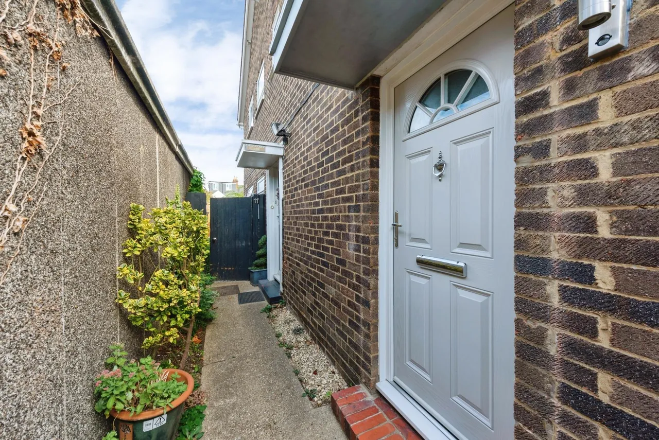 Woodbine Close, Twickenham, TW2, photo 26