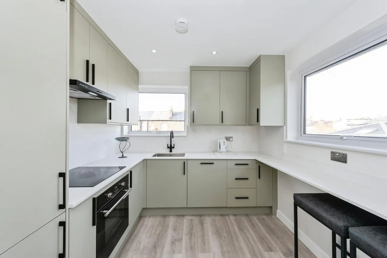 Woodbine Close, Twickenham, TW2, photo 4