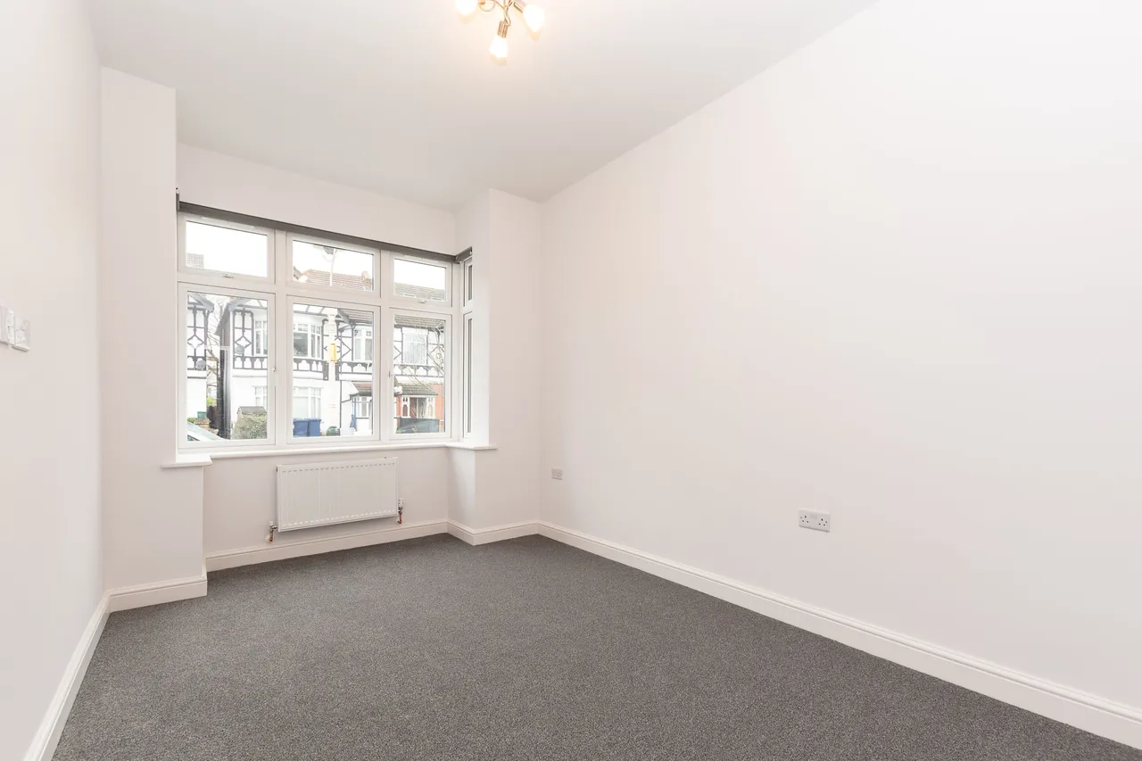 Flat 1, 50 Loveday Road, London, photo 5