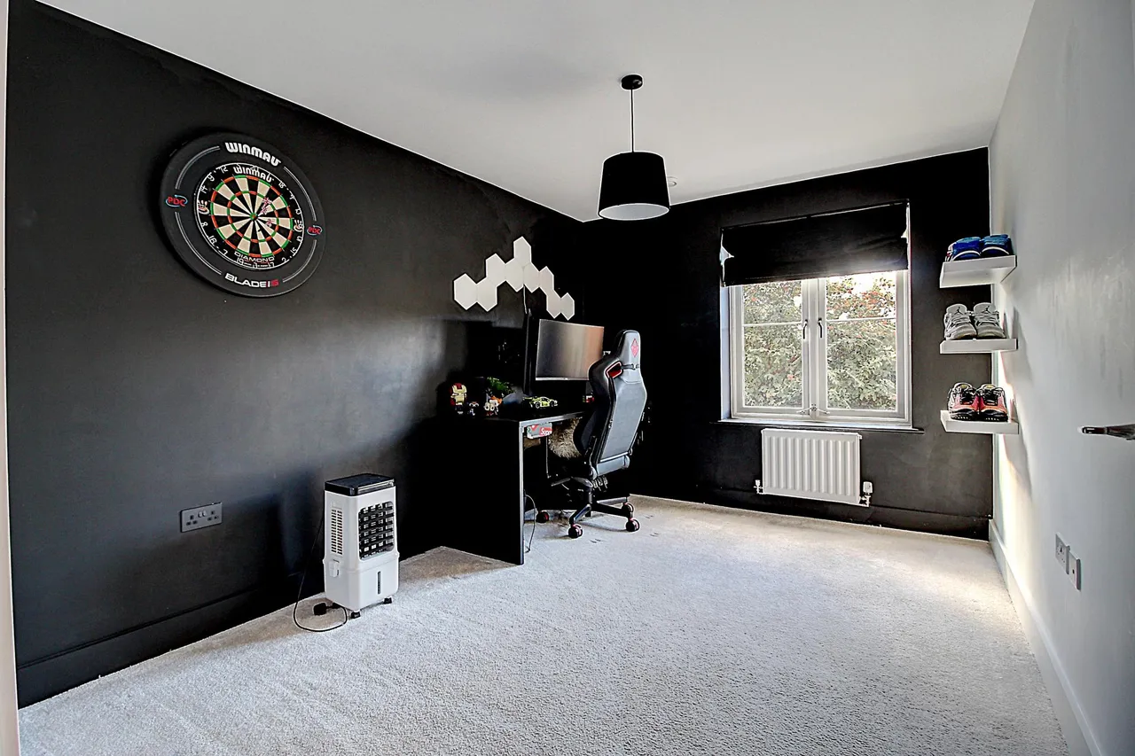 Denarii Drive, Basingstoke, RG24, photo 13