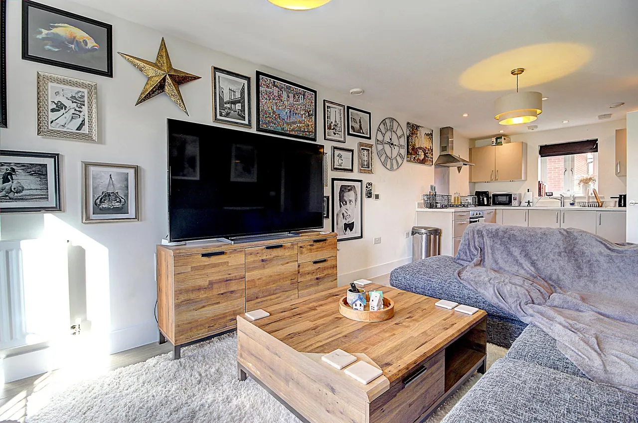Denarii Drive, Basingstoke, RG24, photo 7