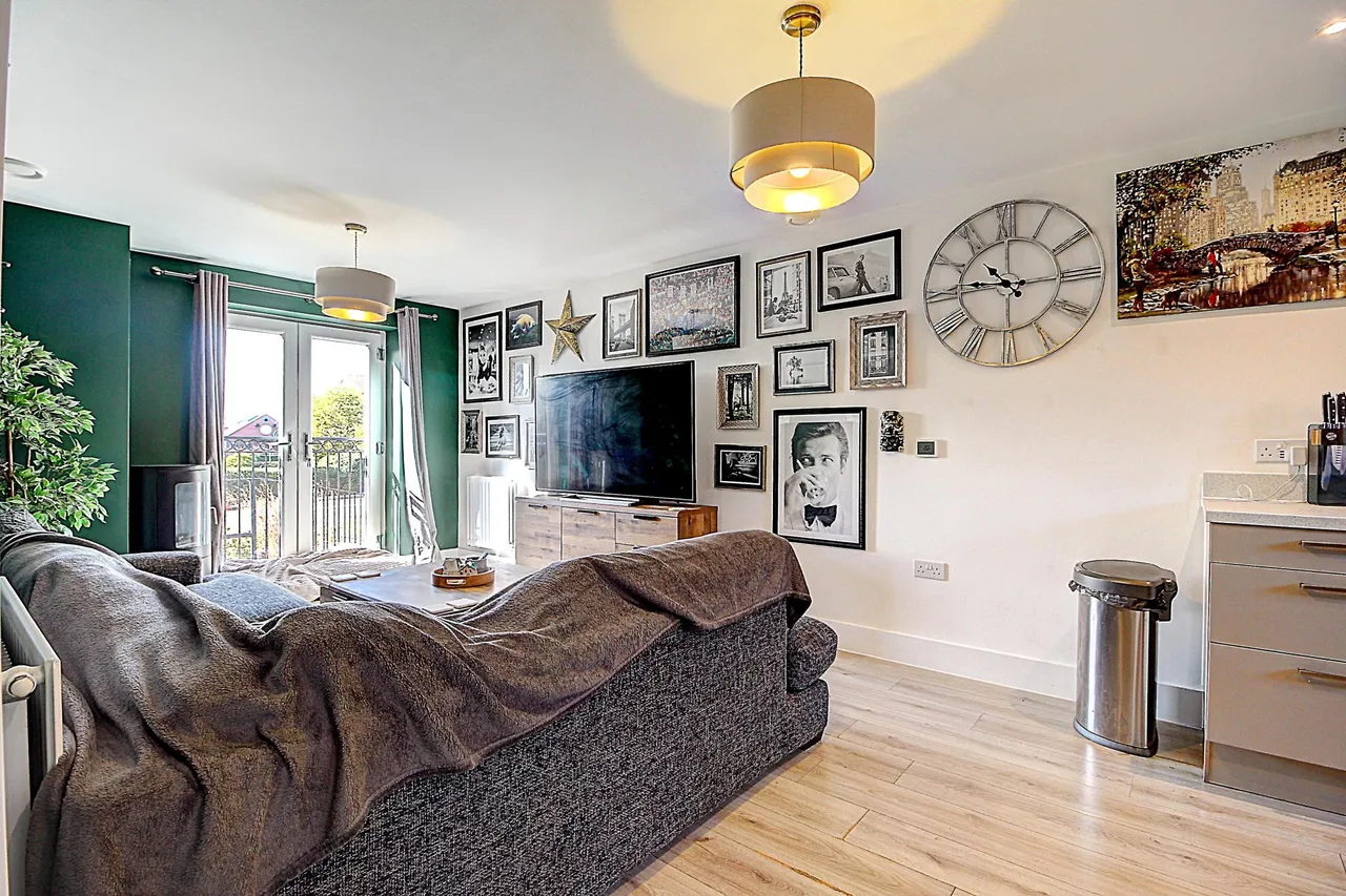 Denarii Drive, Basingstoke, RG24, photo 4