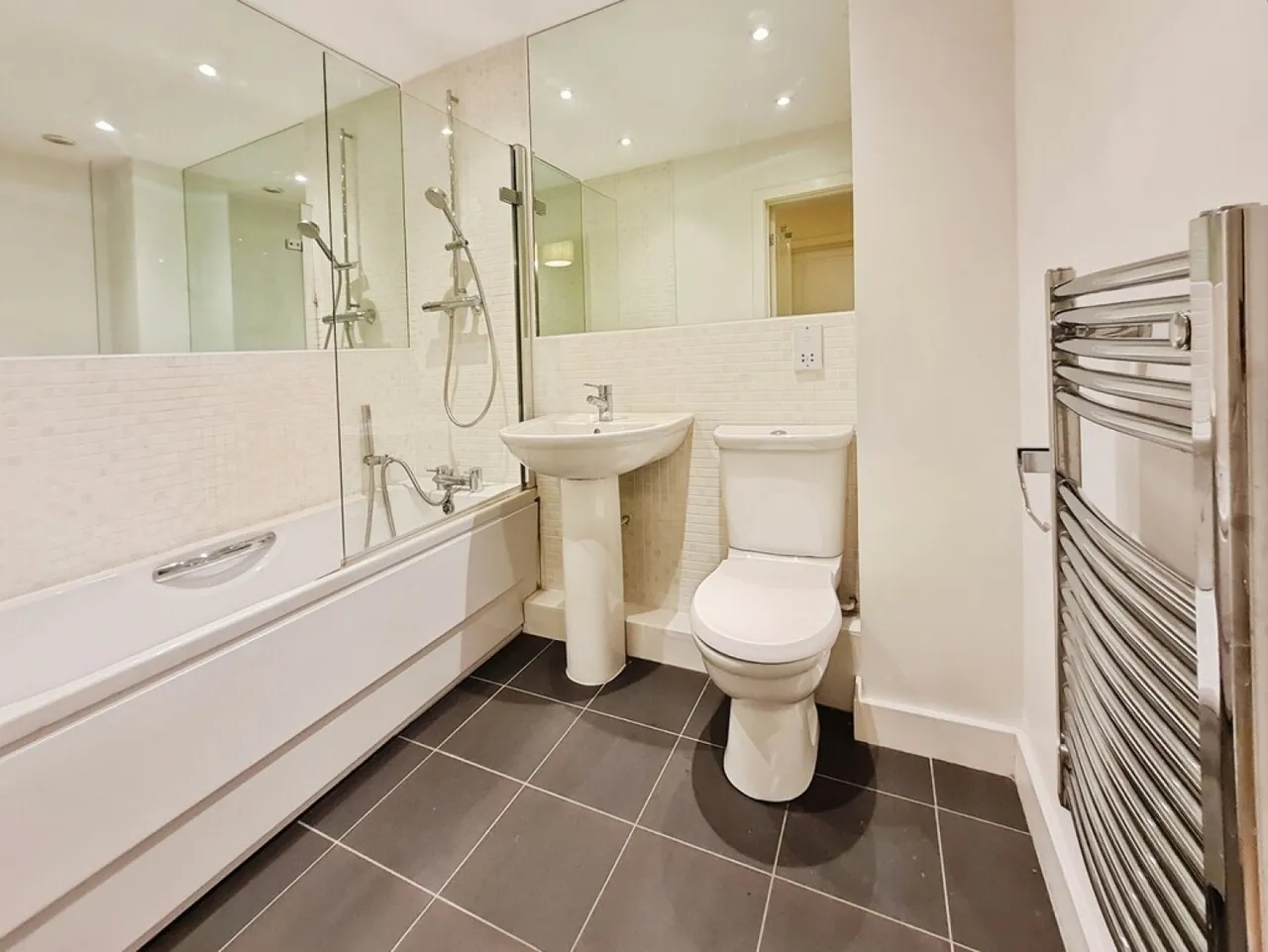 Thackray Court, Horsforth, LS18, photo 9