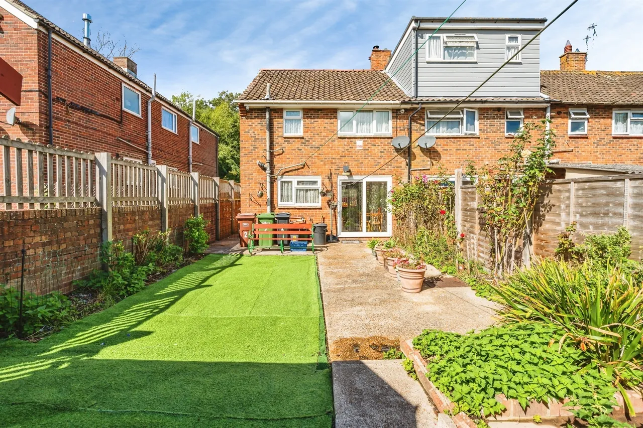 Saxby Close, Eastbourne, BN23, photo 2