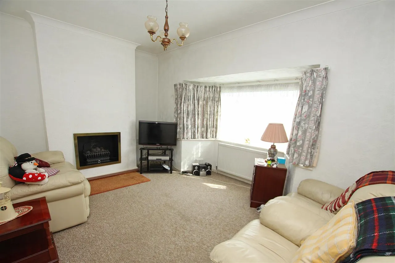 Charminster Road, Bournemouth, photo 3