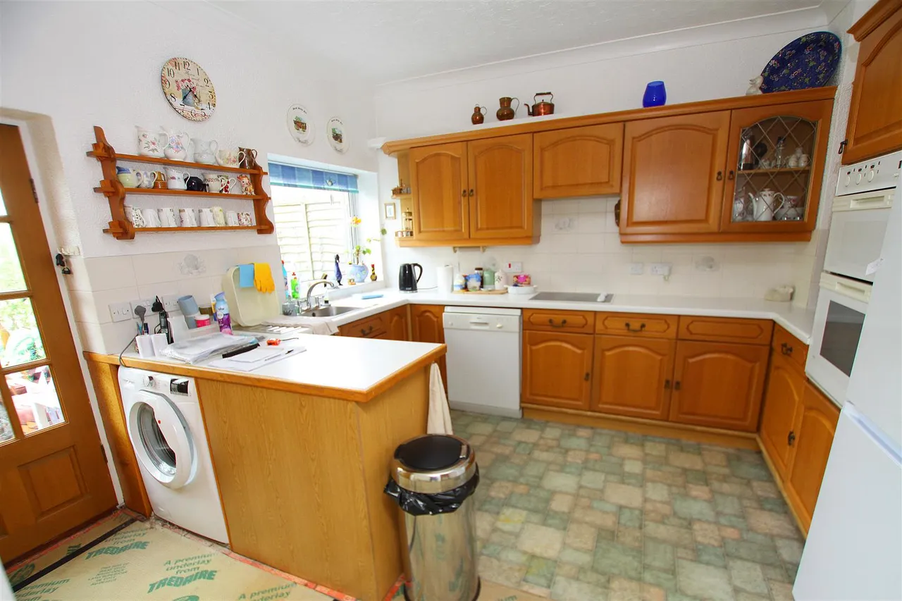 Charminster Road, Bournemouth, photo 5