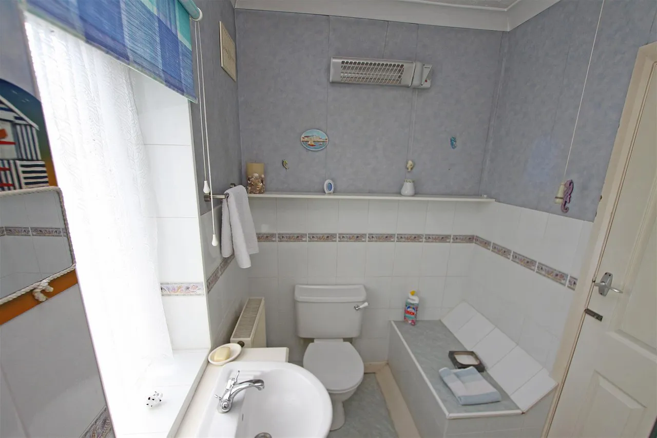 Charminster Road, Bournemouth, photo 12
