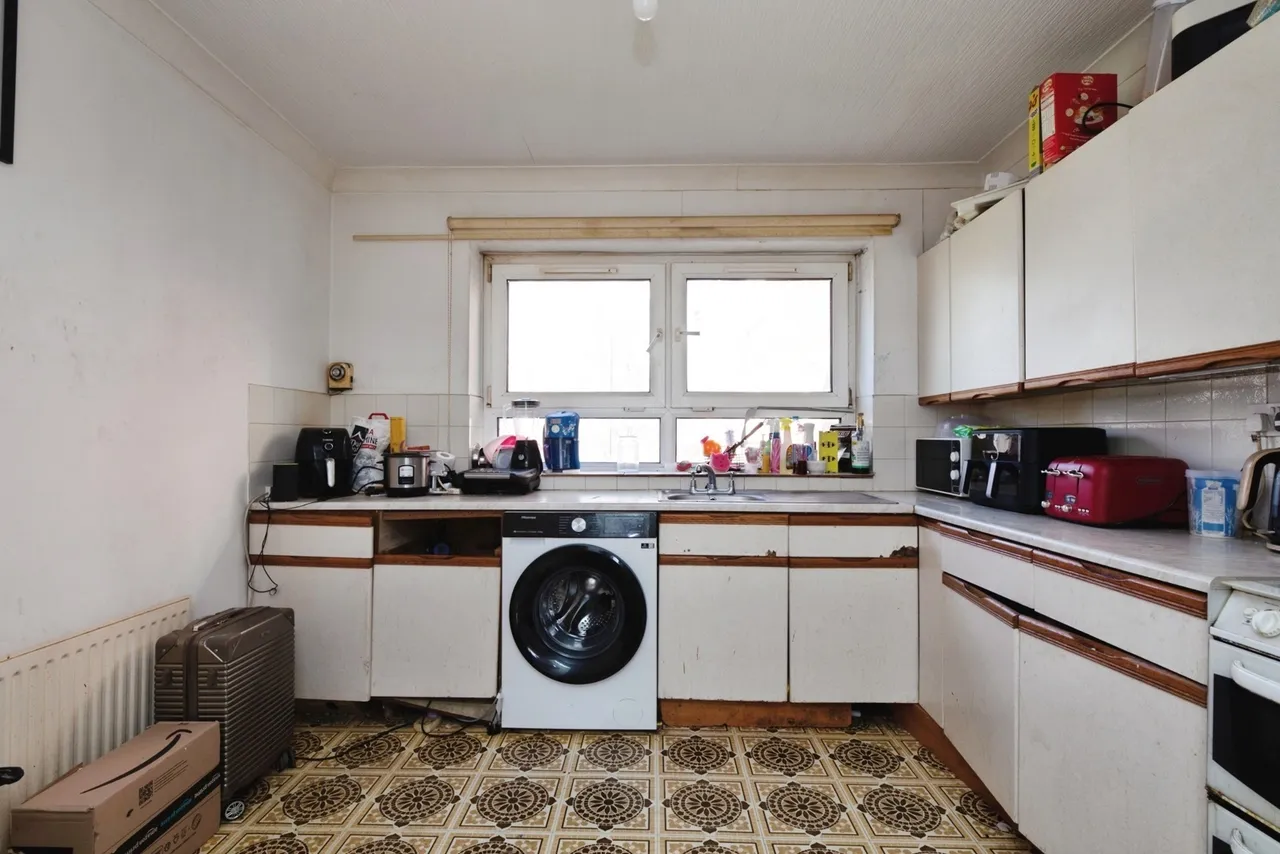 The Shaftesburys, Barking, IG11, photo 4