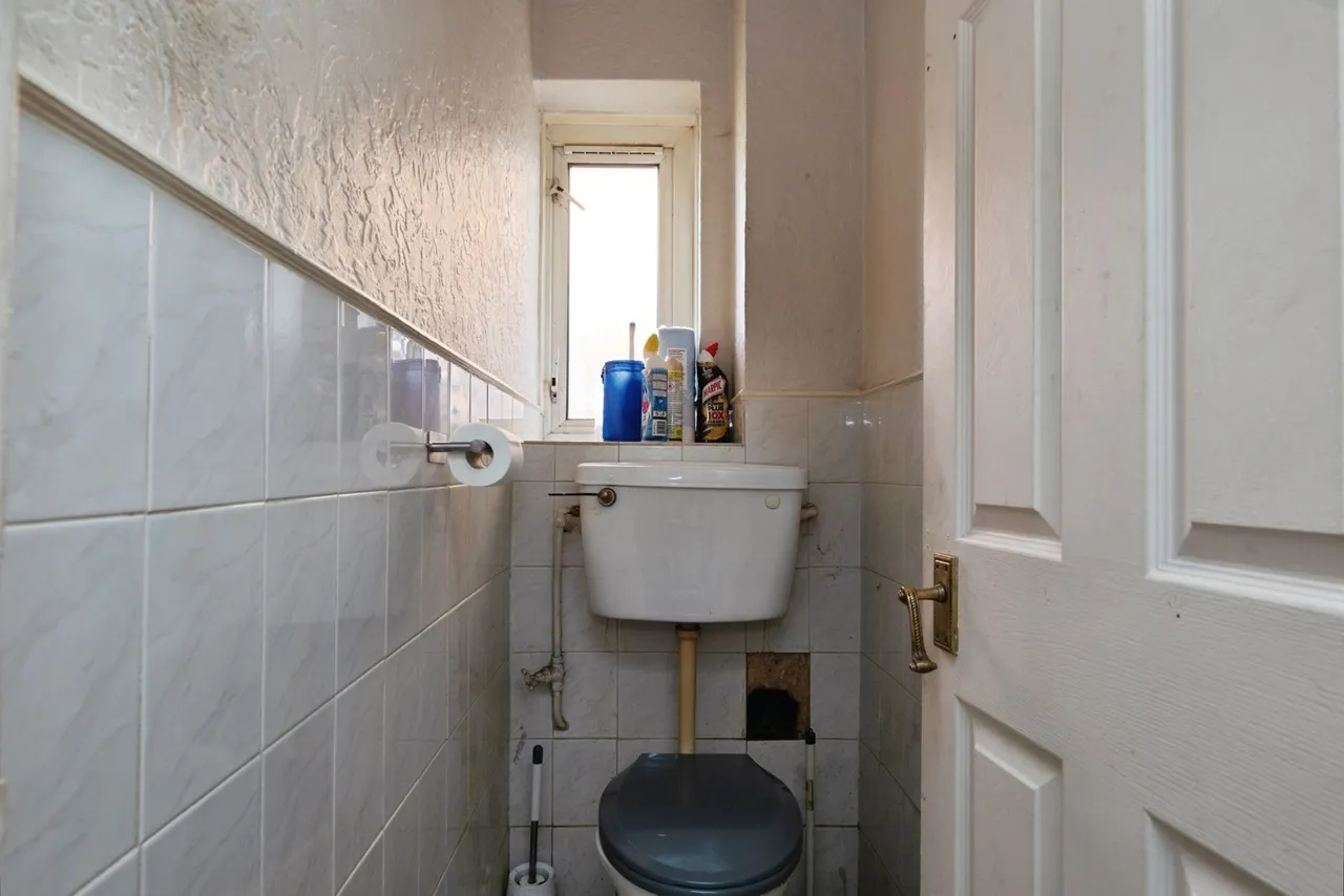 The Shaftesburys, Barking, IG11, photo 14