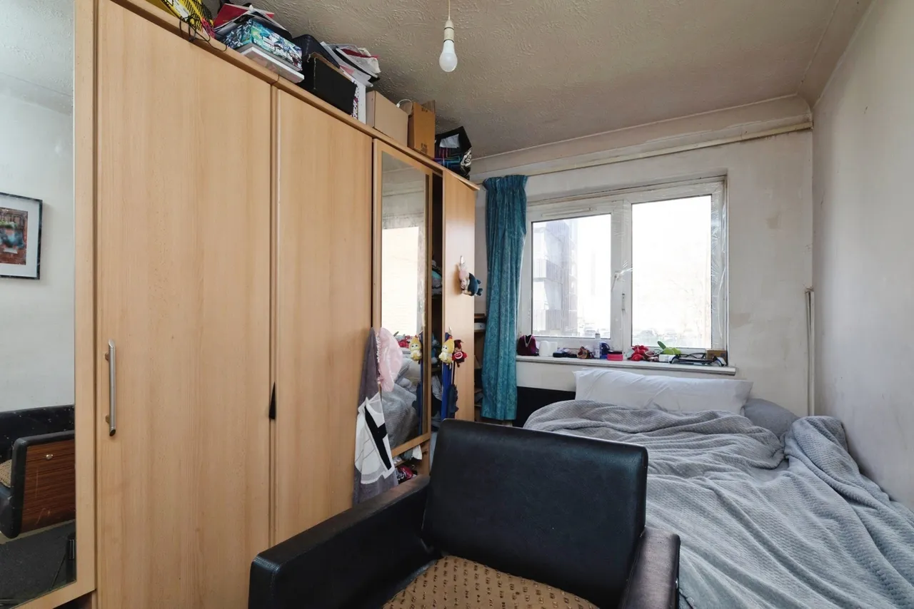 The Shaftesburys, Barking, IG11, photo 11