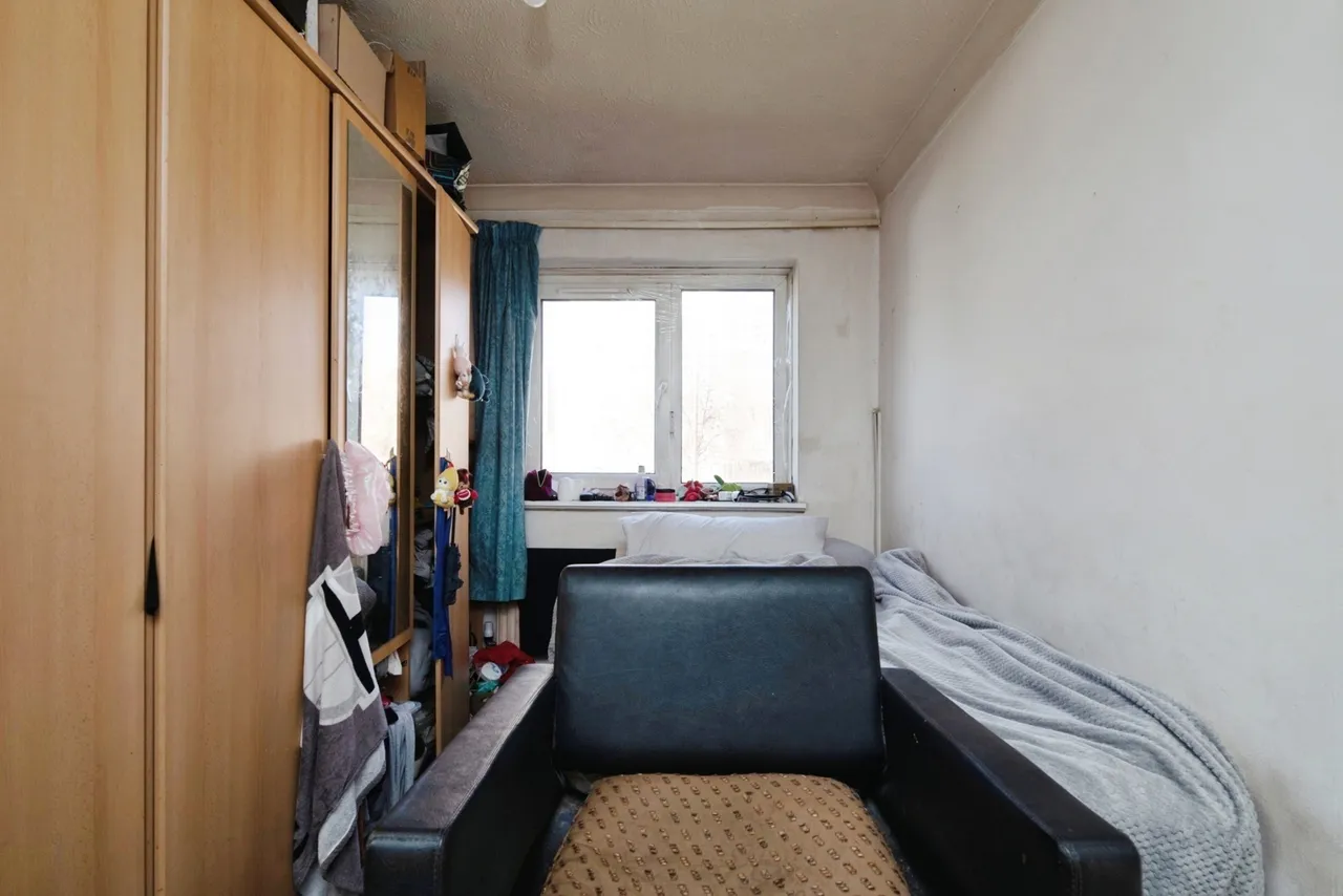 The Shaftesburys, Barking, IG11, photo 12