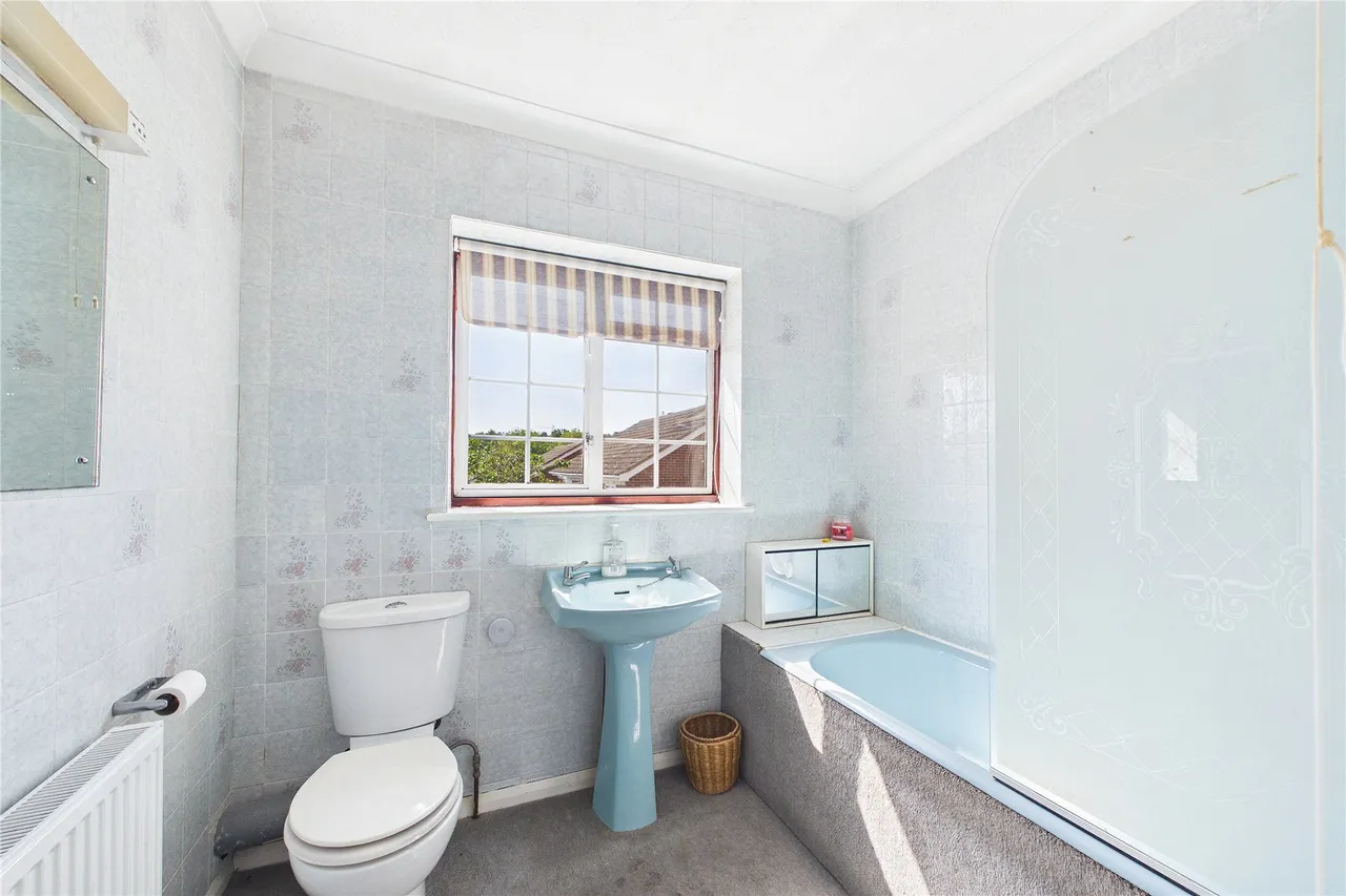 Withy Close, Lightwater, GU18, photo 15