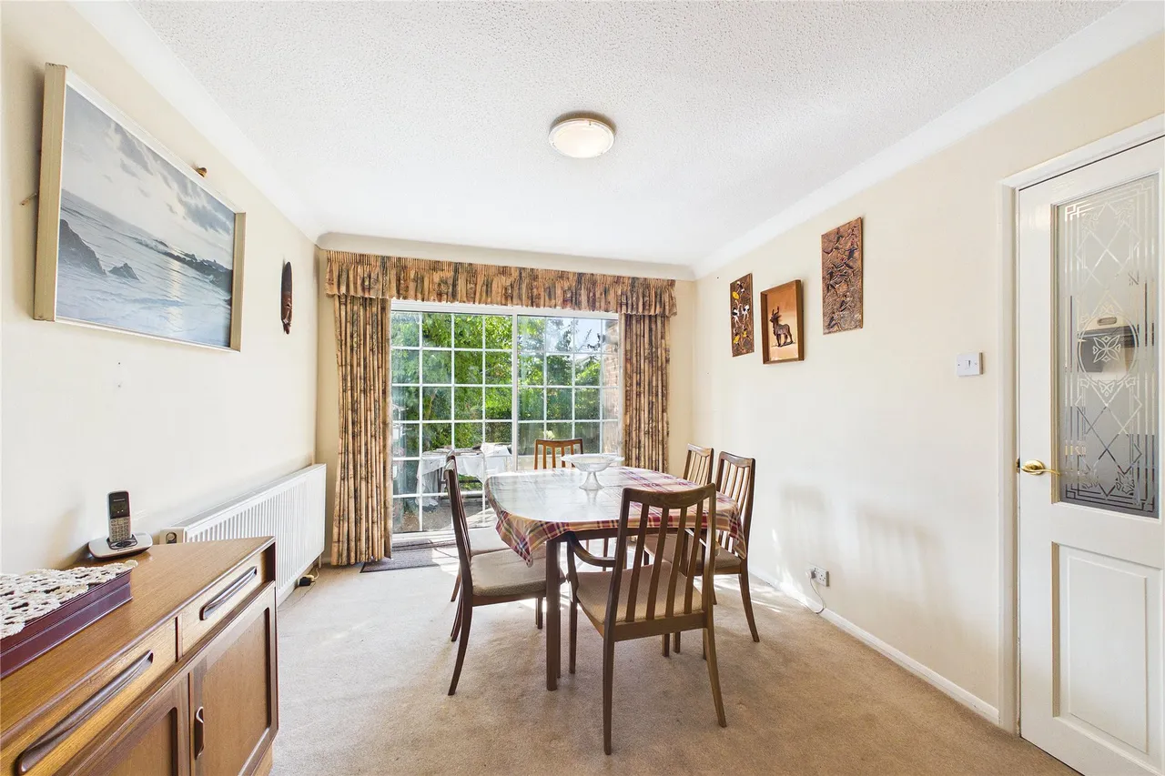 Withy Close, Lightwater, GU18, photo 6