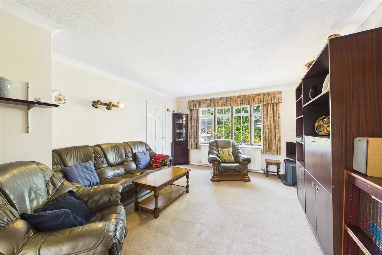 Withy Close, Lightwater, GU18, photo 8