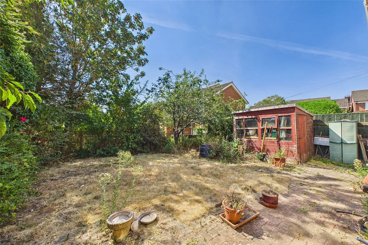 Withy Close, Lightwater, GU18, photo 19