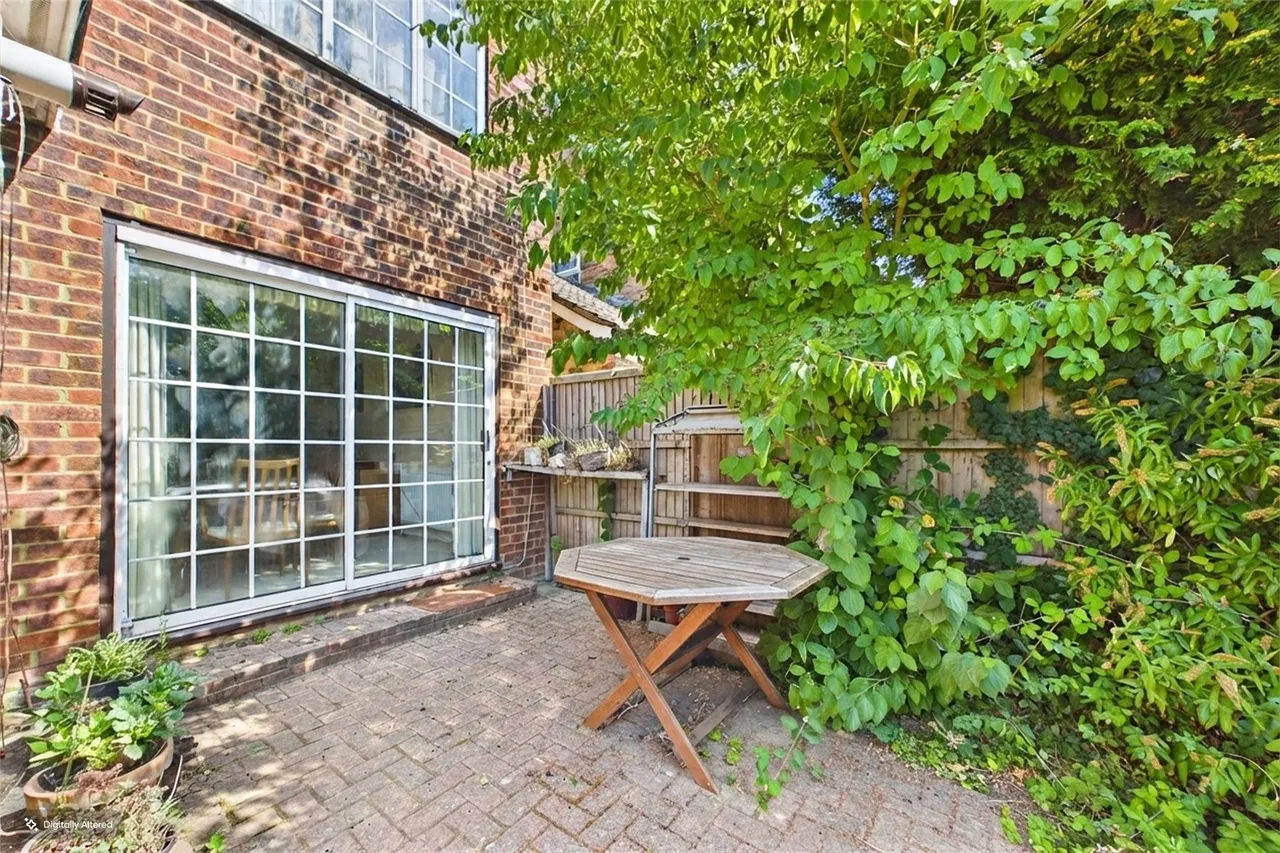 Withy Close, Lightwater, GU18, photo 18