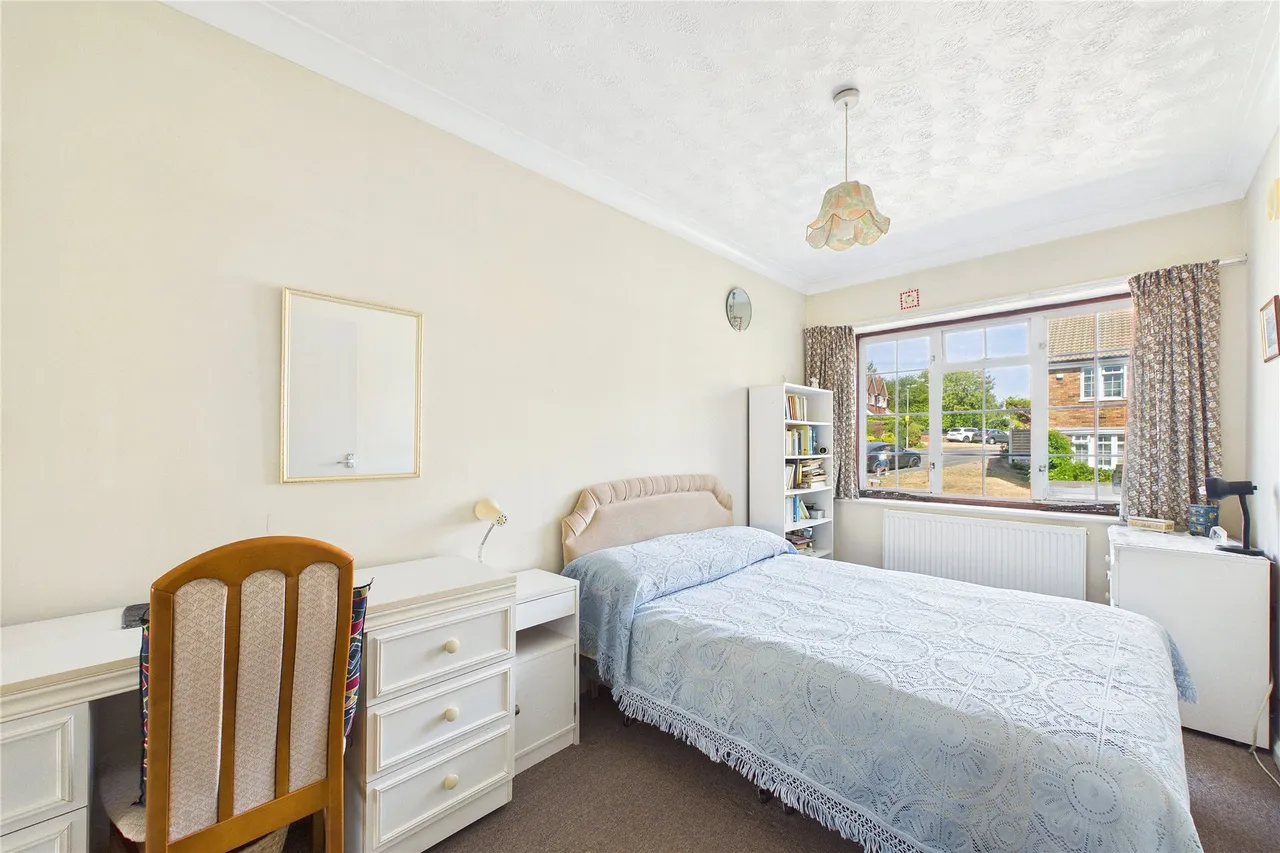 Withy Close, Lightwater, GU18, photo 16