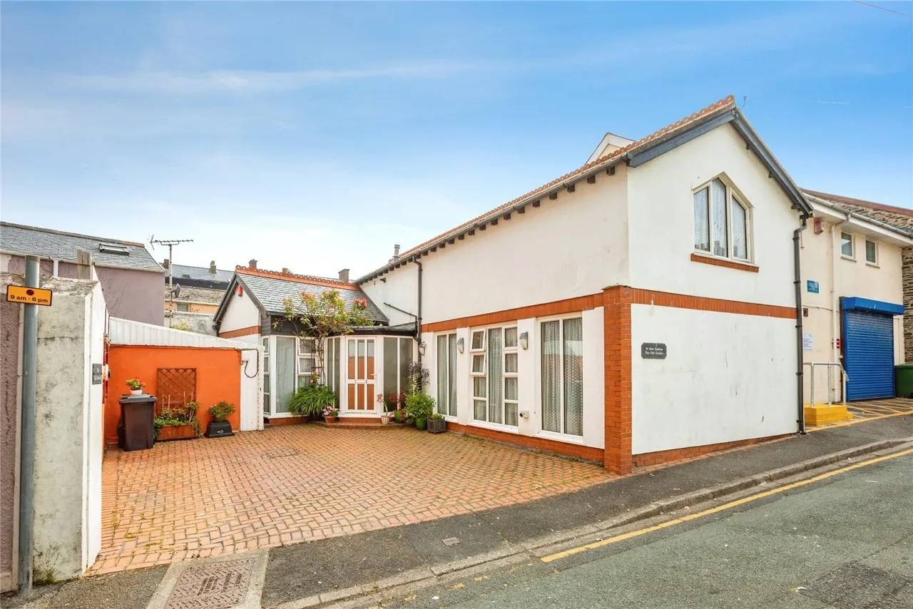 2 bed house for sale, Castle Street, Aberystwyth, SY23