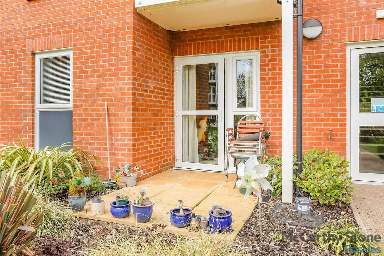 2 bed flat for sale, Scalford Road, Melton Mowbray, LE13