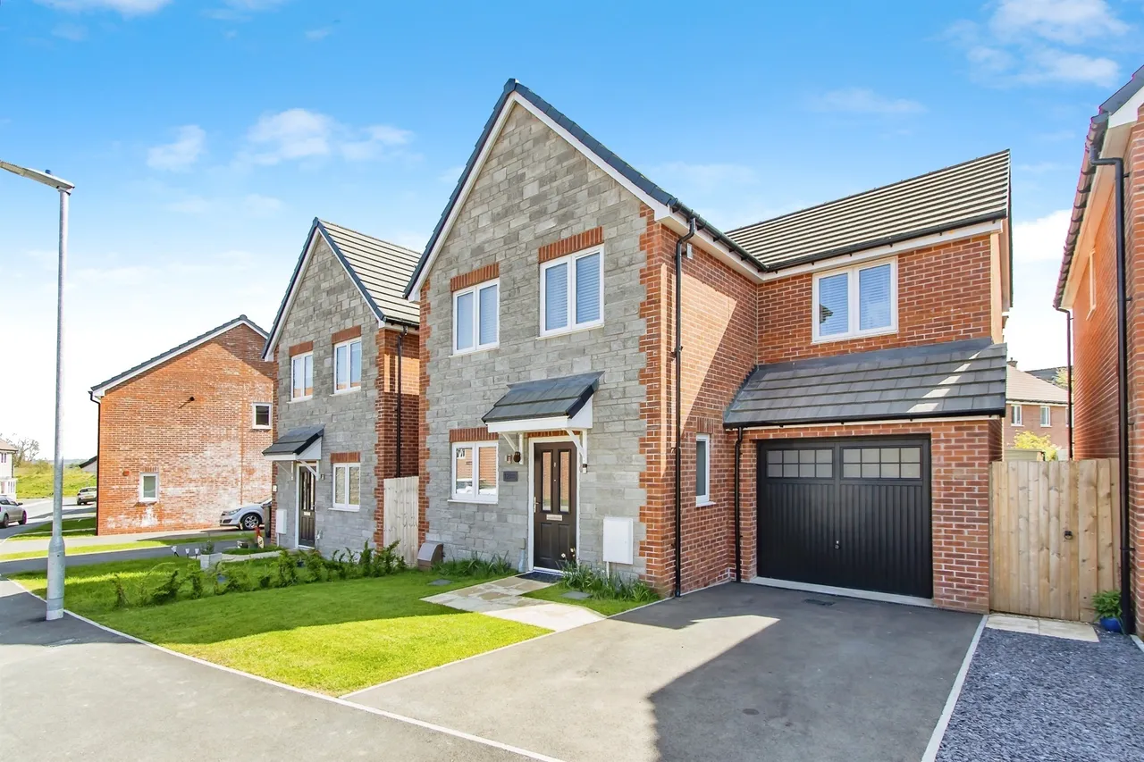 3 bed house for sale, Valley Road, Templecombe, BA8