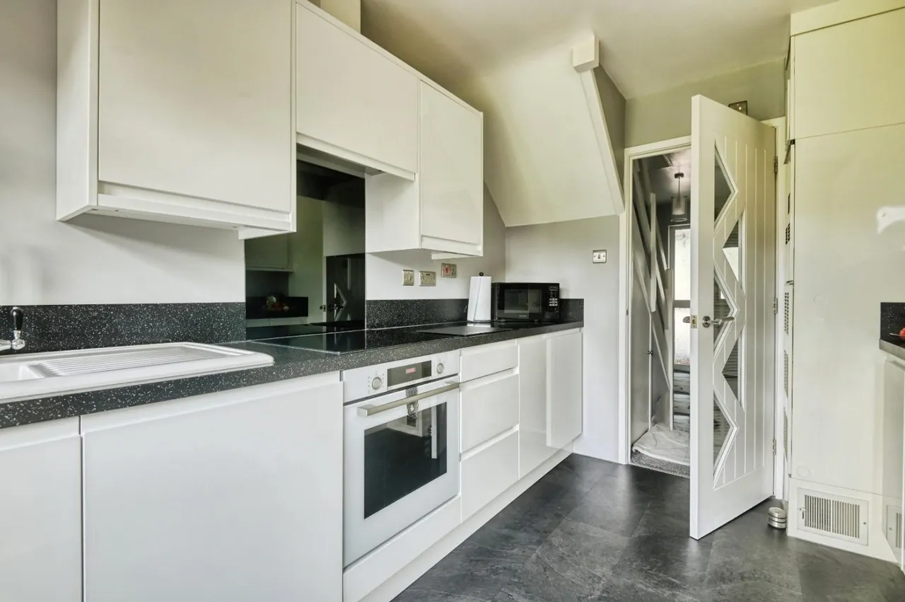 Perrycrofts Crescent, Tamworth, B79, photo 9